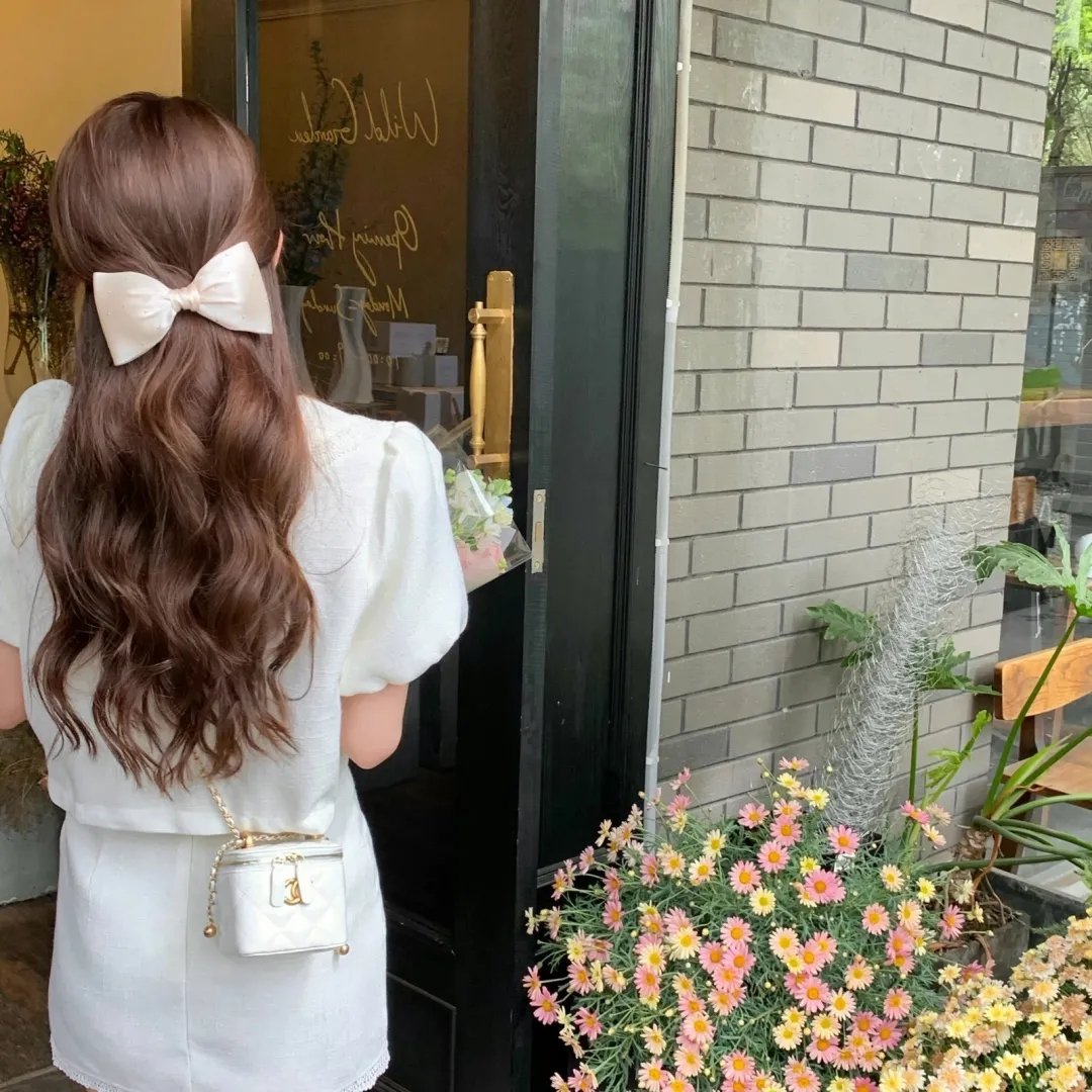 女学生和亨利先生